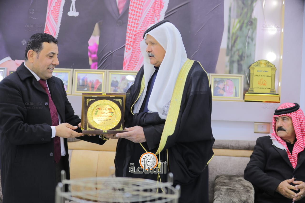 Madar Al-Saa Images 0.034159395420758853