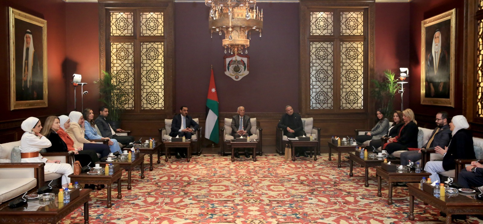 Madar Al-Saa Images 0.7285861580197253