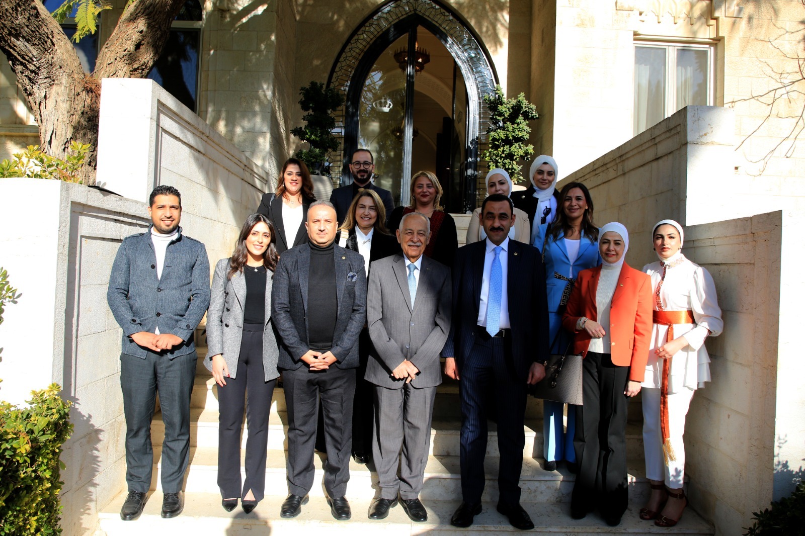 Madar Al-Saa Images 0.5801793675169158