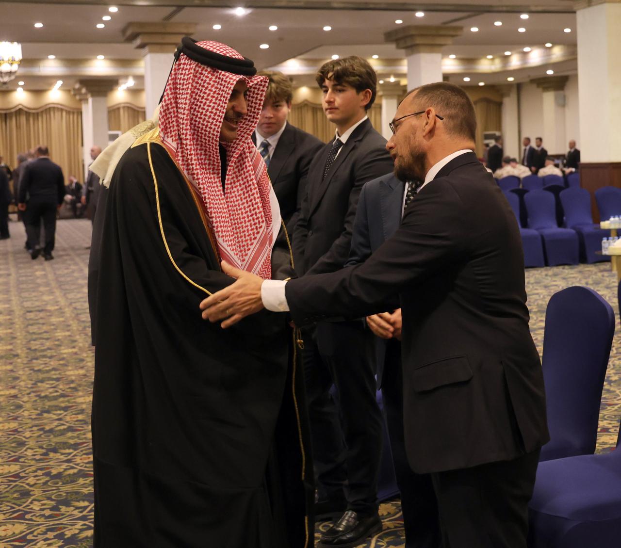 Madar Al-Saa Images 0.6067280962459427