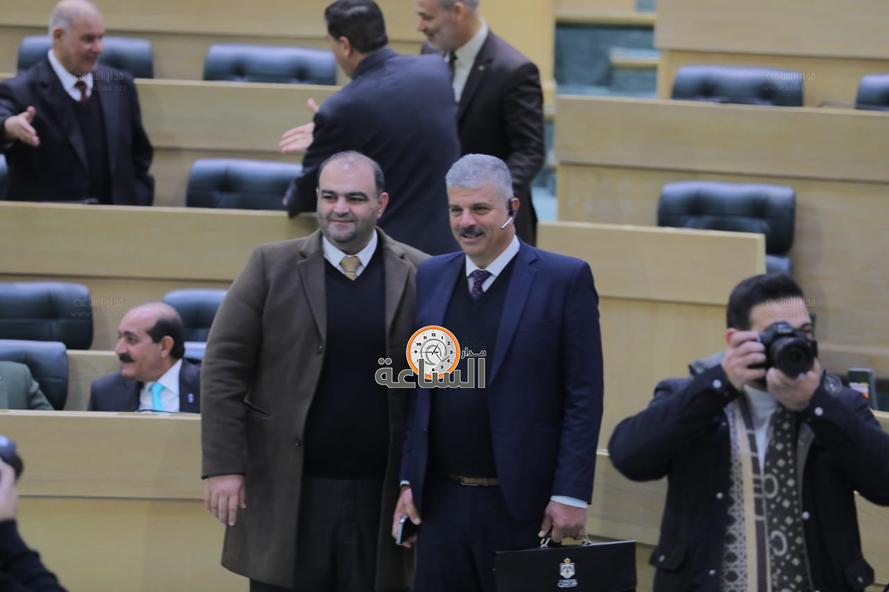 Madar Al-Saa Images 0.1554142565343235