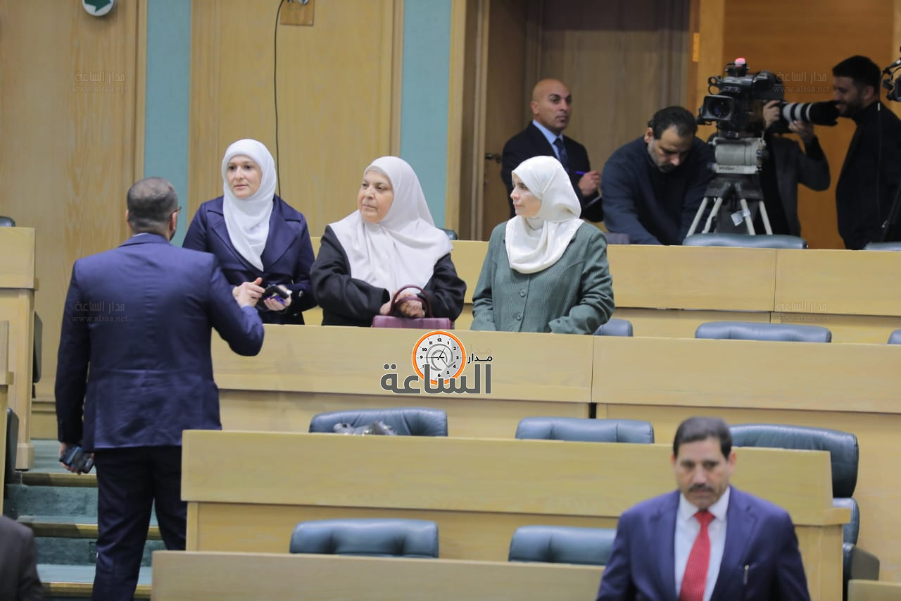 Madar Al-Saa Images 0.5904992025894971