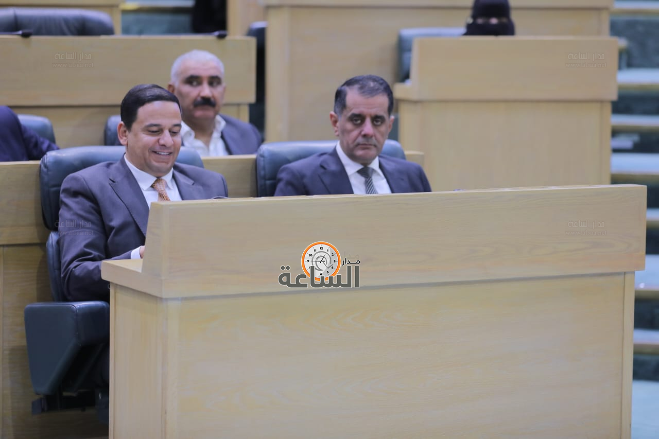 Madar Al-Saa Images 0.7092988240434341