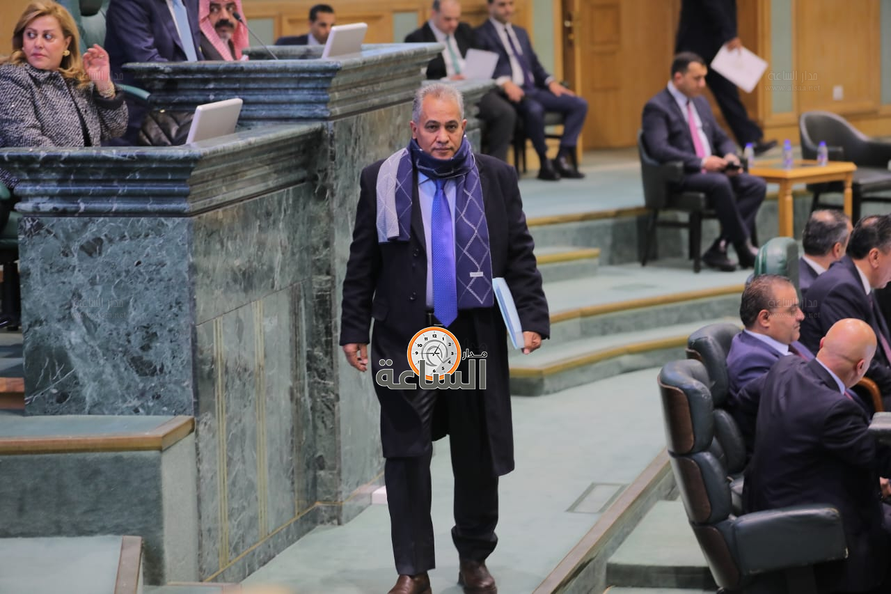 Madar Al-Saa Images 0.12799790062934524