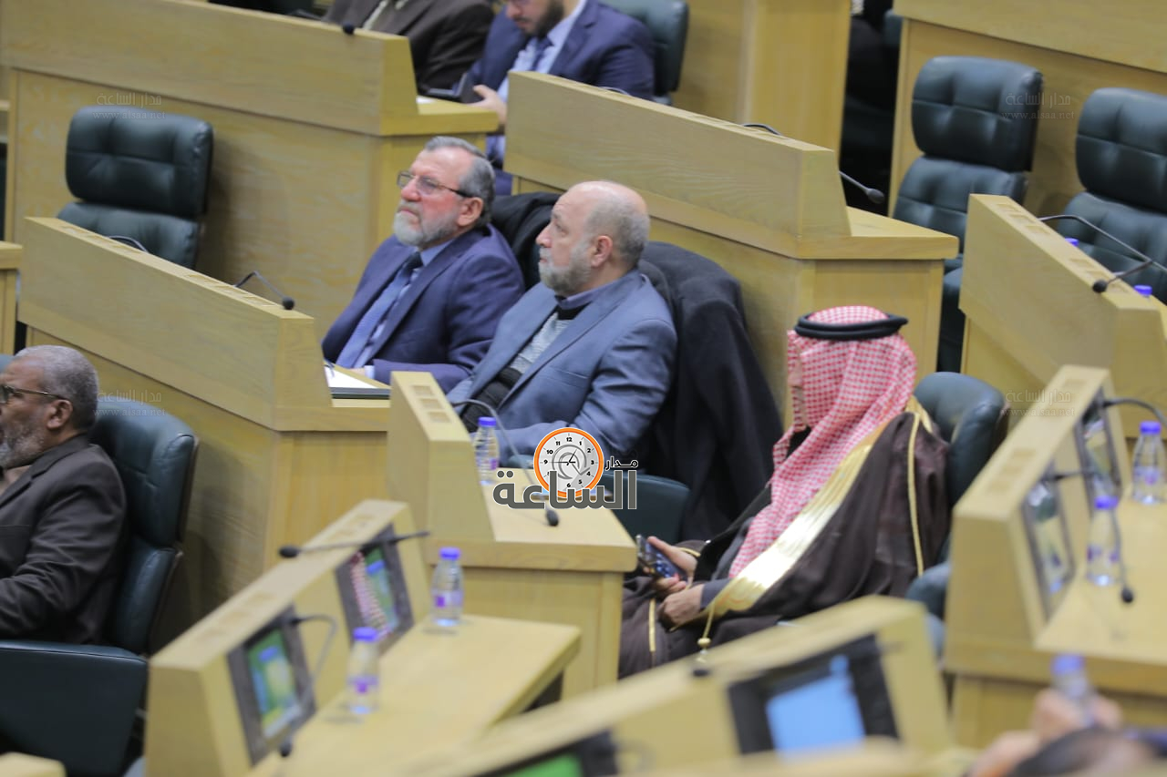 Madar Al-Saa Images 0.564141750900635