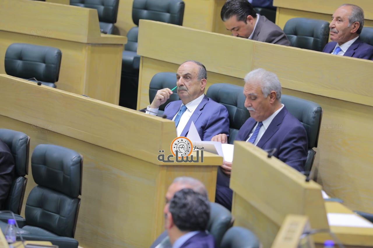 Madar Al-Saa Images 0.17830790805865226