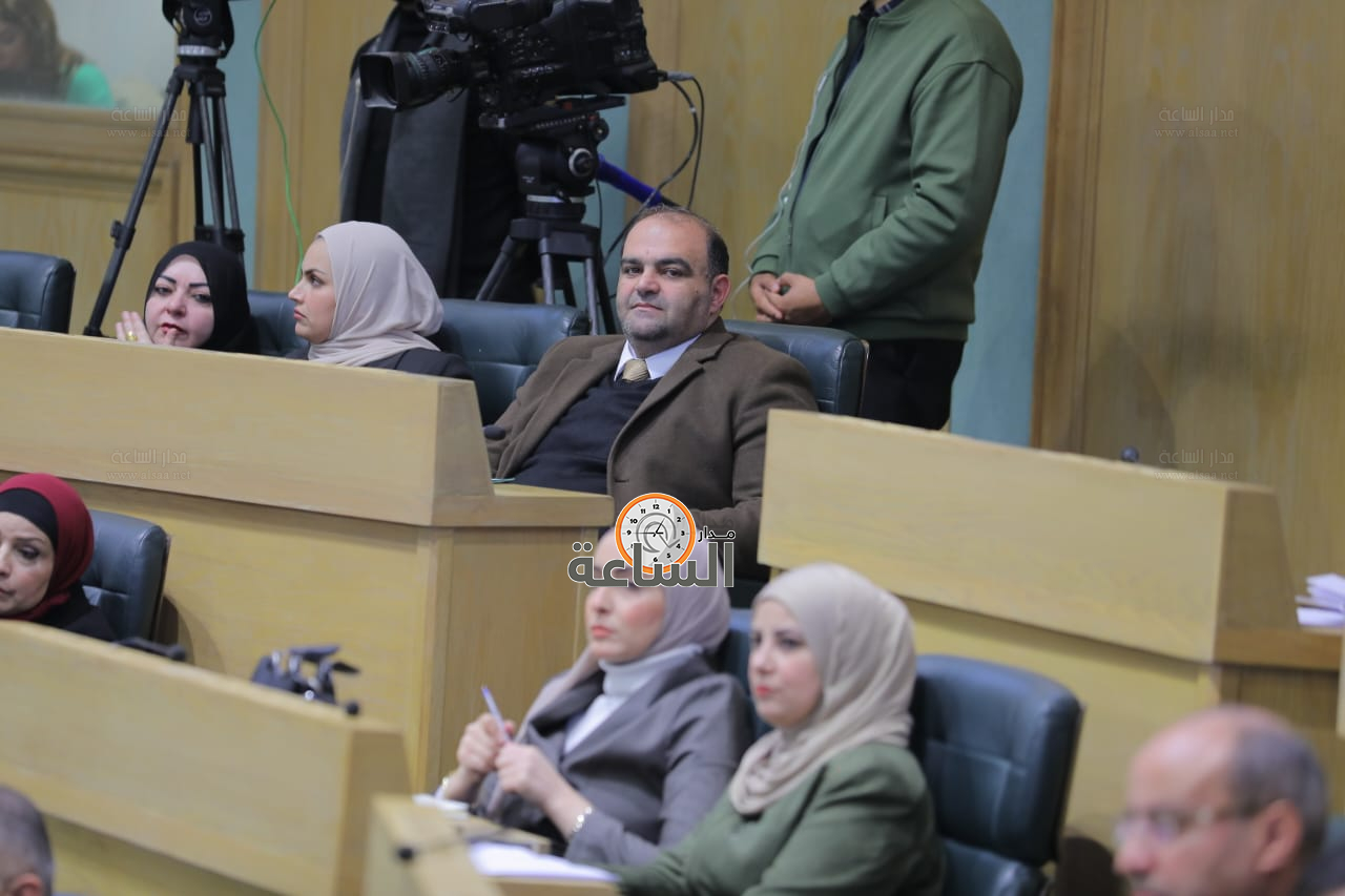 Madar Al-Saa Images 0.03396891069583097