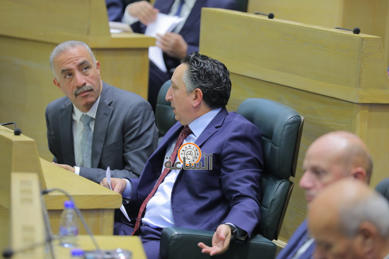 Madar Al-Saa Images 0.4442544377716964