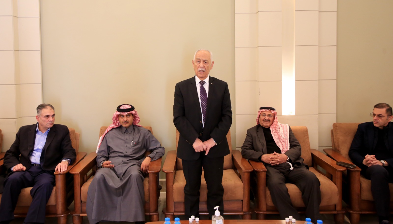 Madar Al-Saa Images 0.7553242415674915