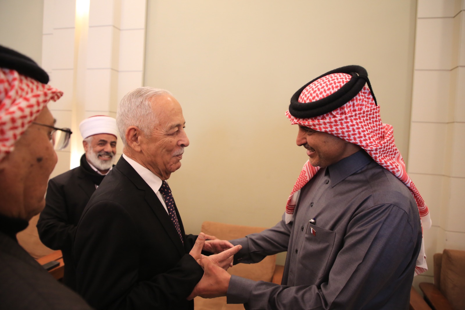 Madar Al-Saa Images 0.7836352583606332