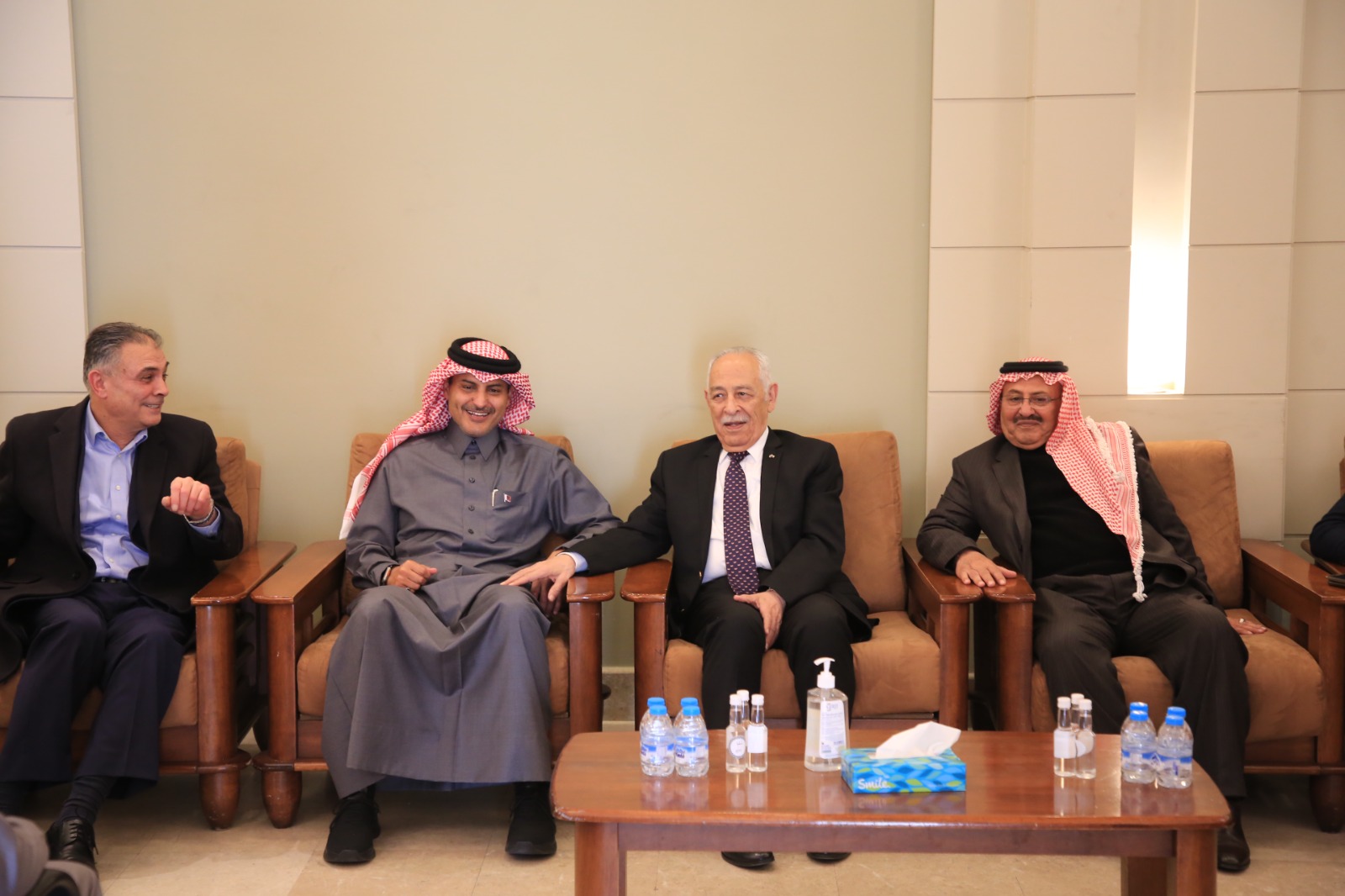 Madar Al-Saa Images 0.06748180023867101