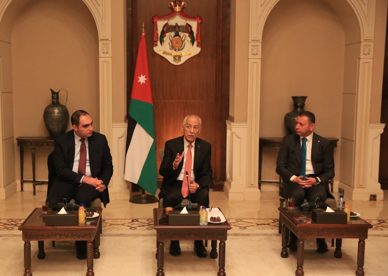 Madar Al-Saa Images 0.7502042222087895