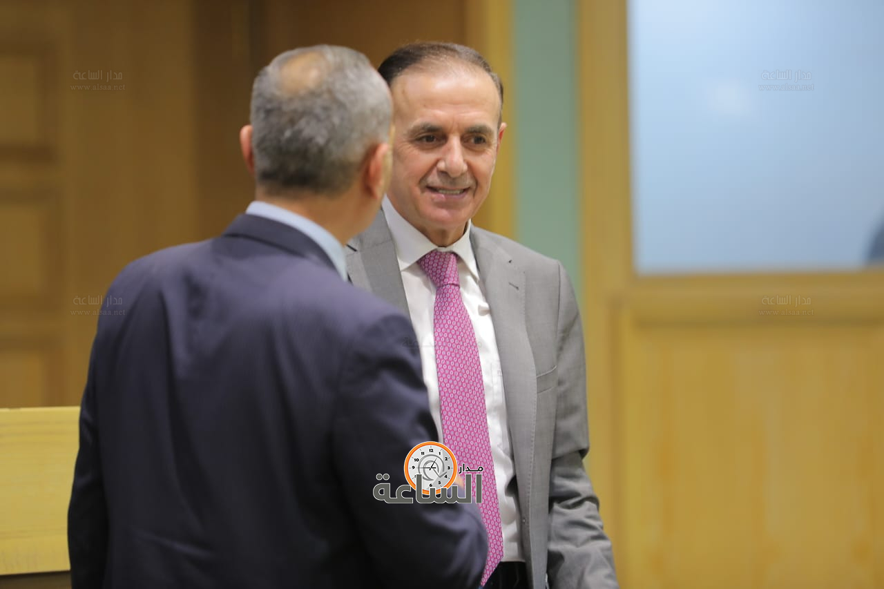 Madar Al-Saa Images 0.731159773348462