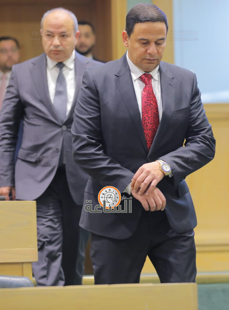 Madar Al-Saa Images 0.7239523857367367