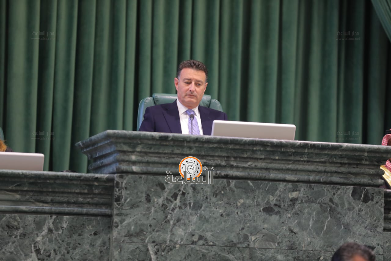 Madar Al-Saa Images 0.43023304872380064