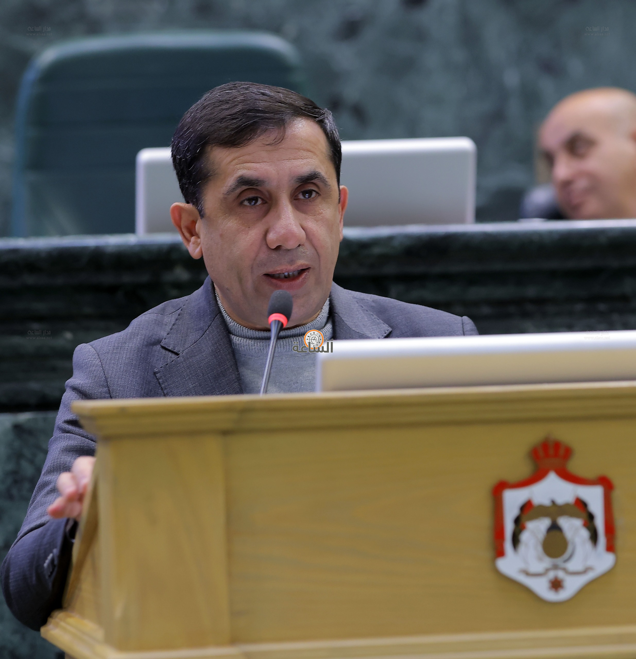 النائب حكم معادات