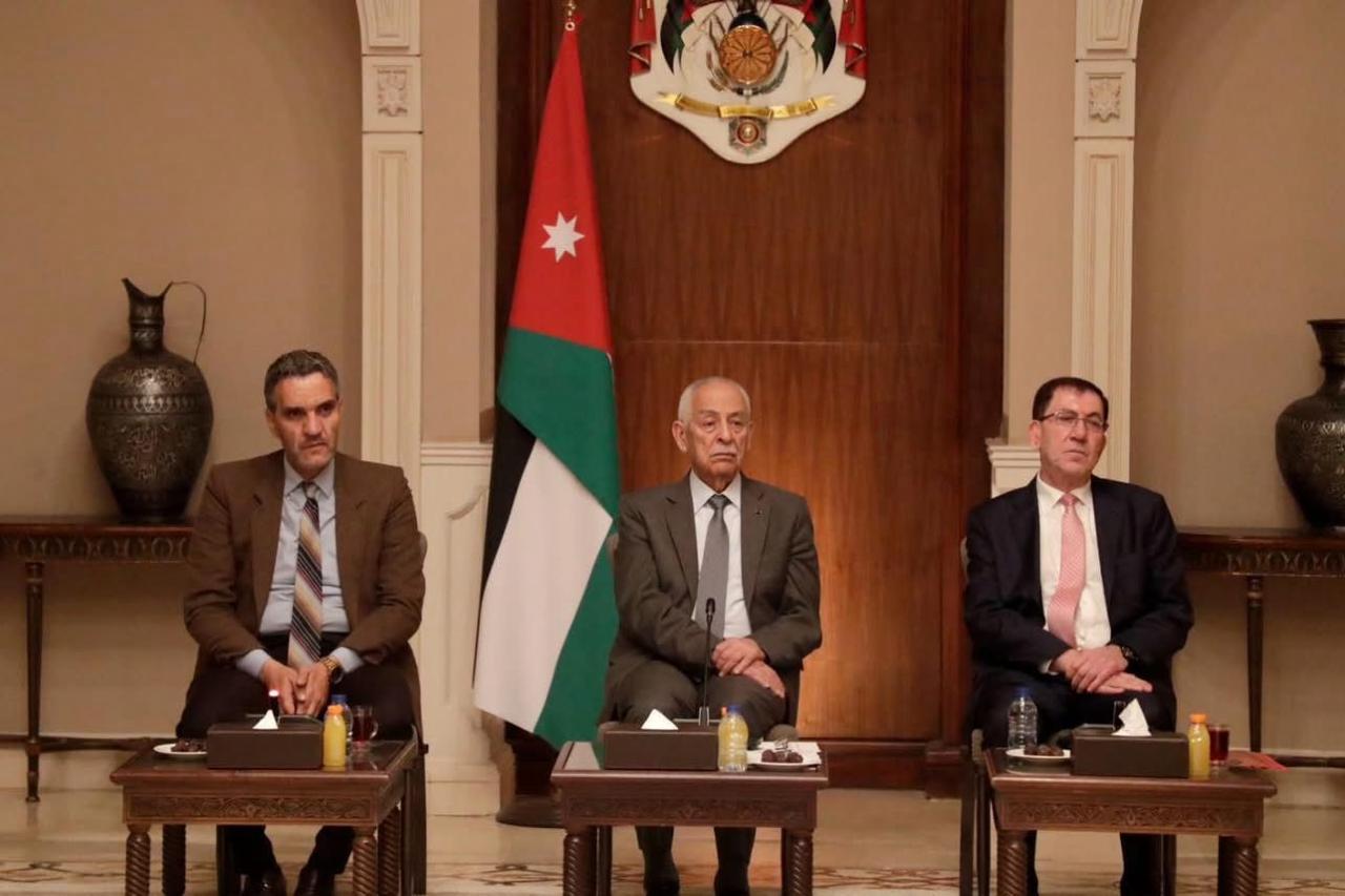 Madar Al-Saa Images 0.4601618217279009