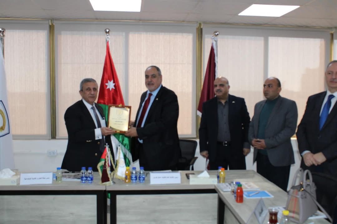 Madar Al-Saa Images 0.5265637300663348