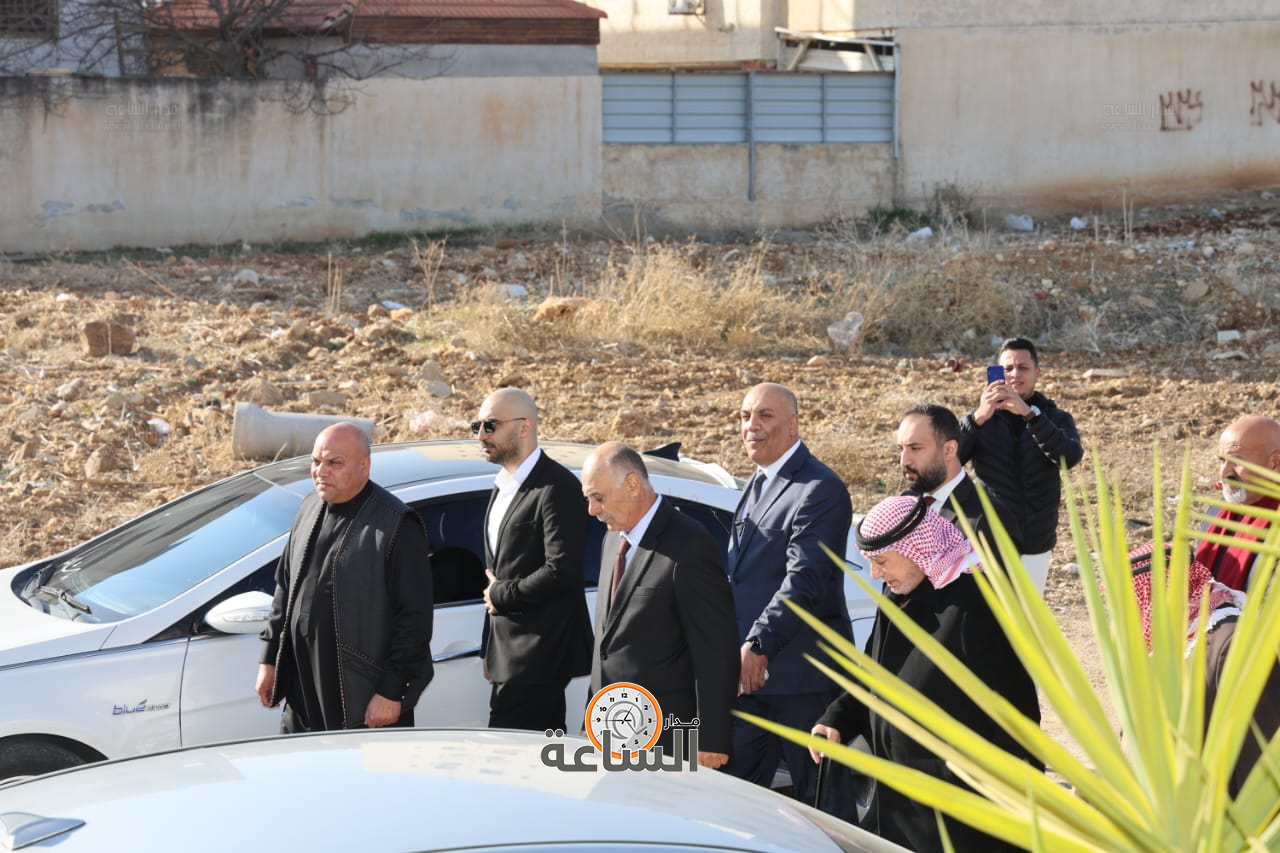 Madar Al-Saa Images 0.5556380612875147