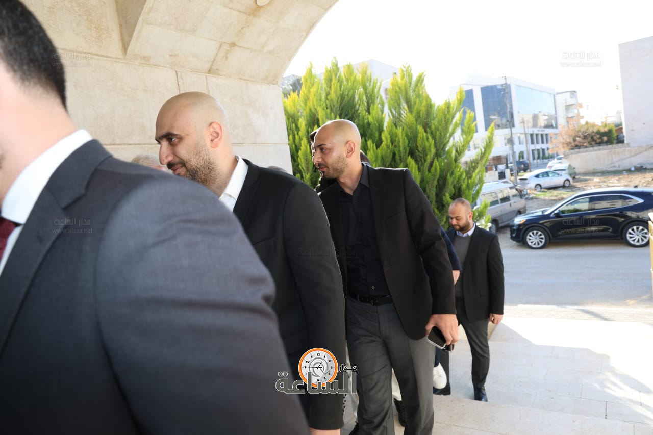 Madar Al-Saa Images 0.9899404338295494