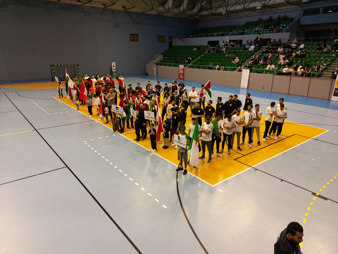 Madar Al-Saa Images 0.6094691379284167