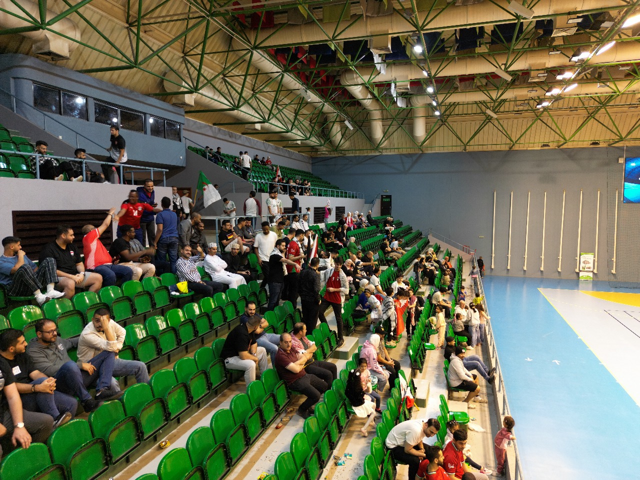 Madar Al-Saa Images 0.7354452855700018