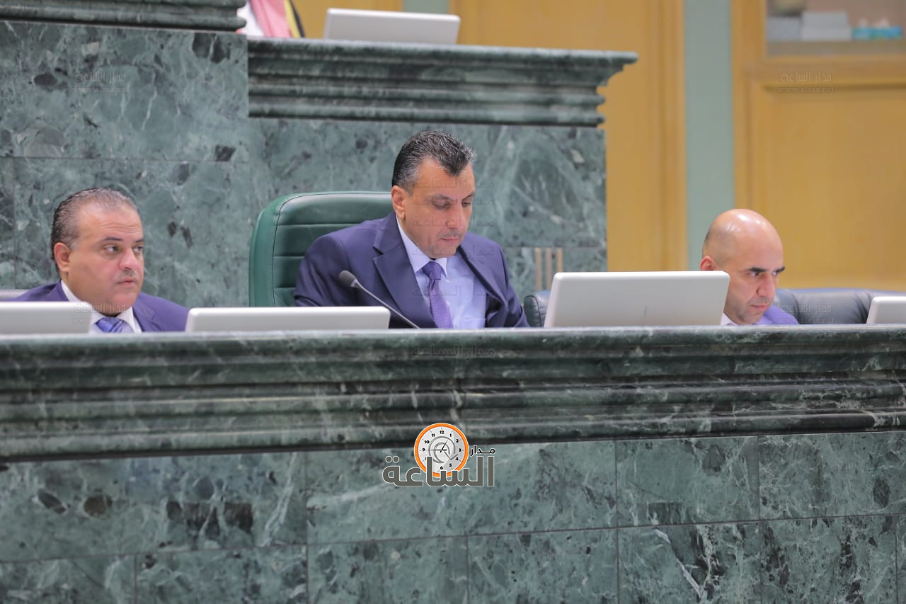 Madar Al-Saa Images 0.7075351221347919