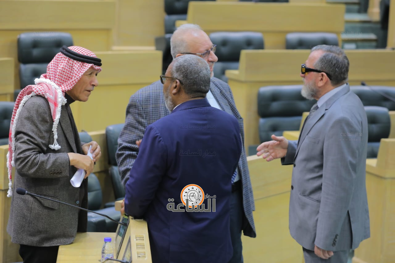 Madar Al-Saa Images 0.28178410525506425