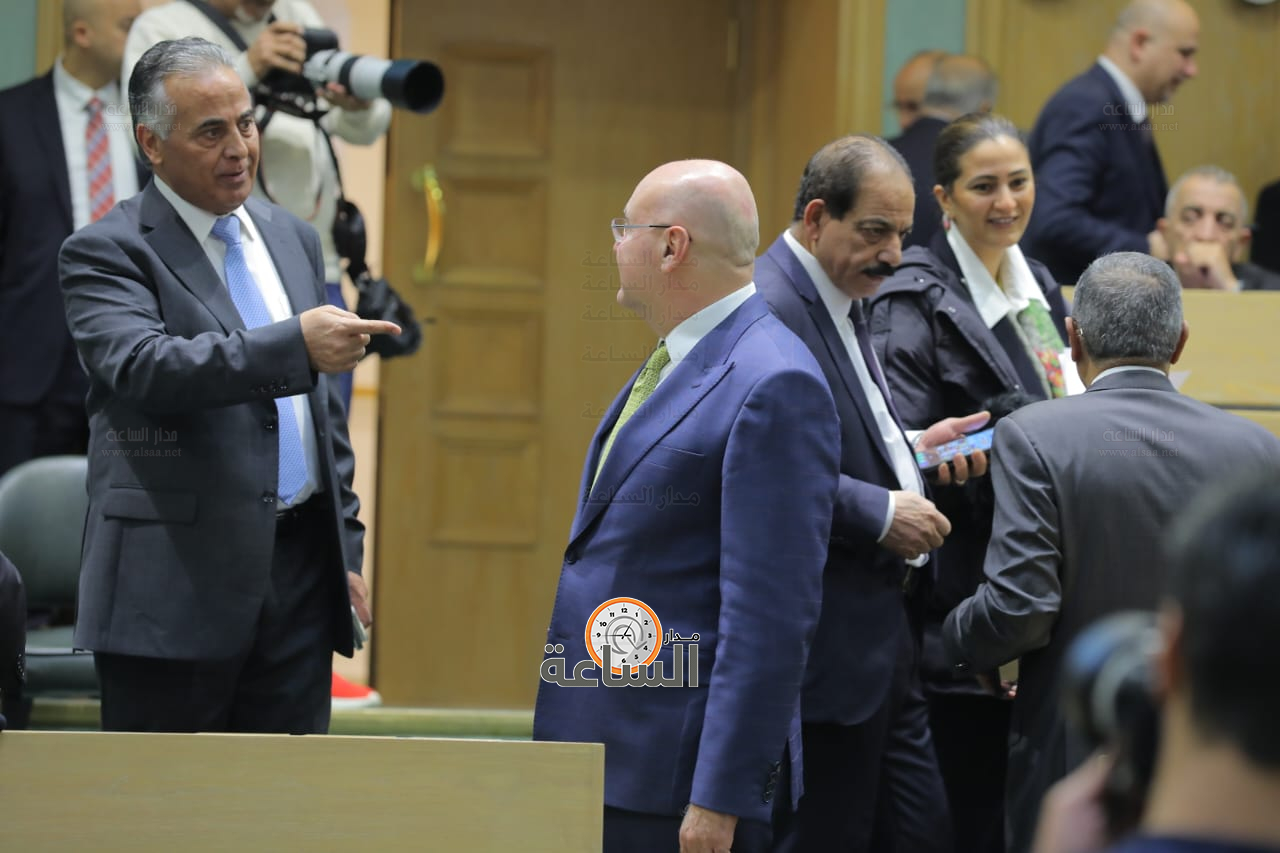 Madar Al-Saa Images 0.7850372558332985