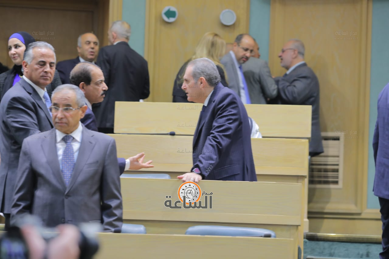 Madar Al-Saa Images 0.677322703549994