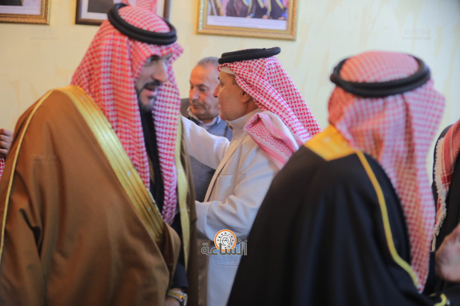 Madar Al-Saa Images 0.8057587755978155