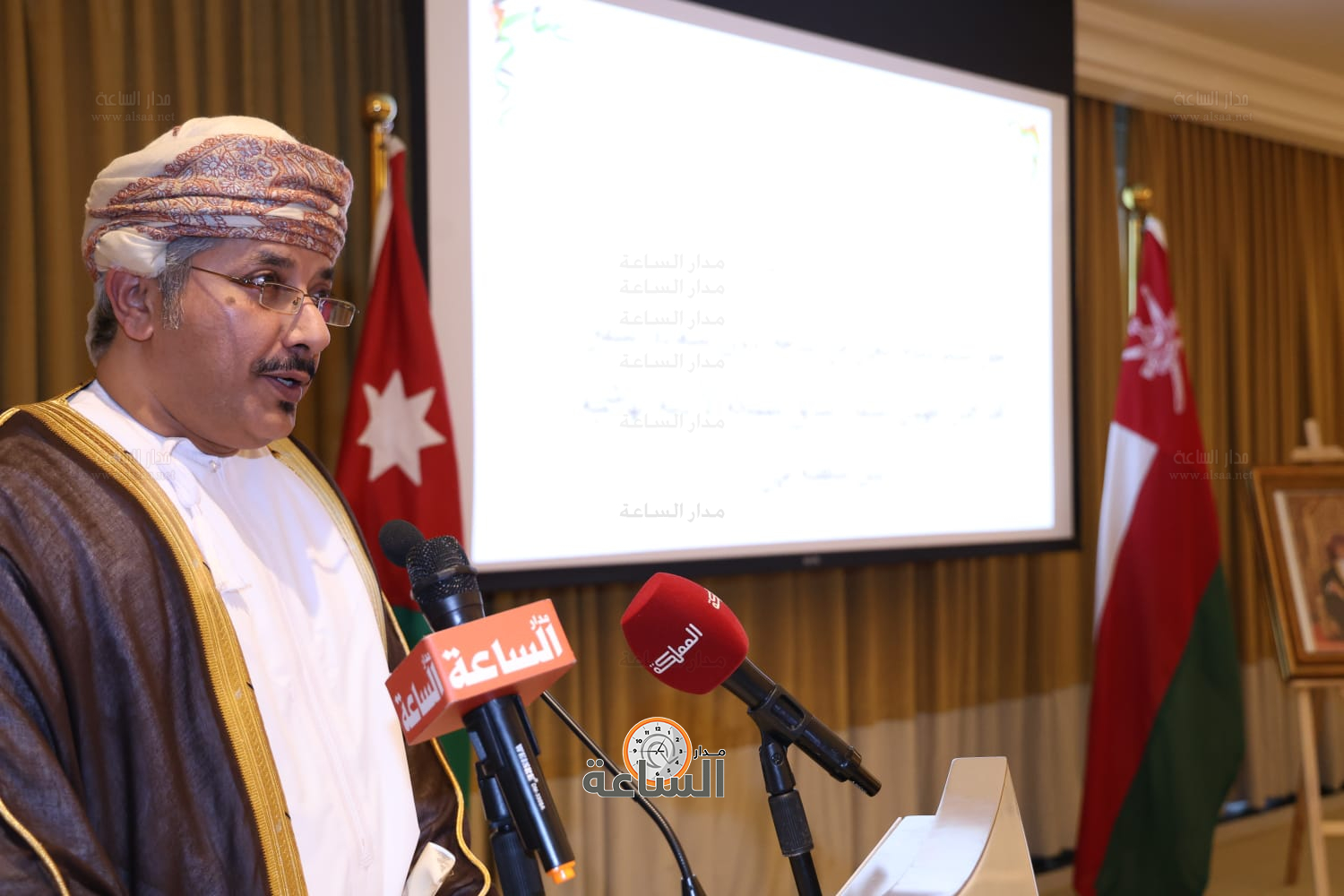 Madar Al-Saa Images 0.9445070186878572