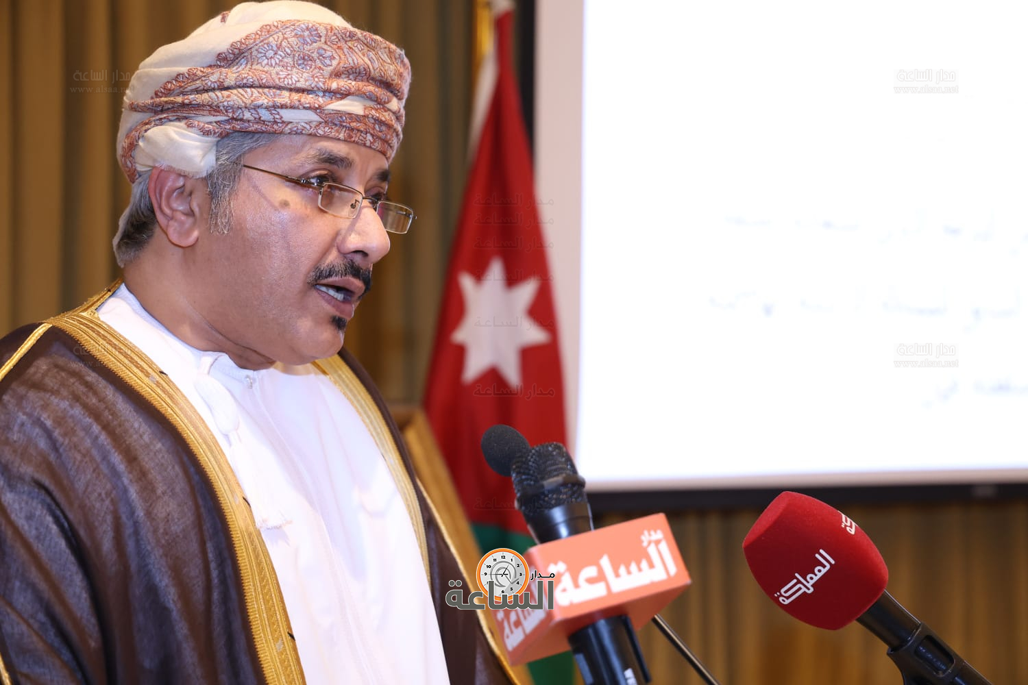 Madar Al-Saa Images 0.08747052792489107