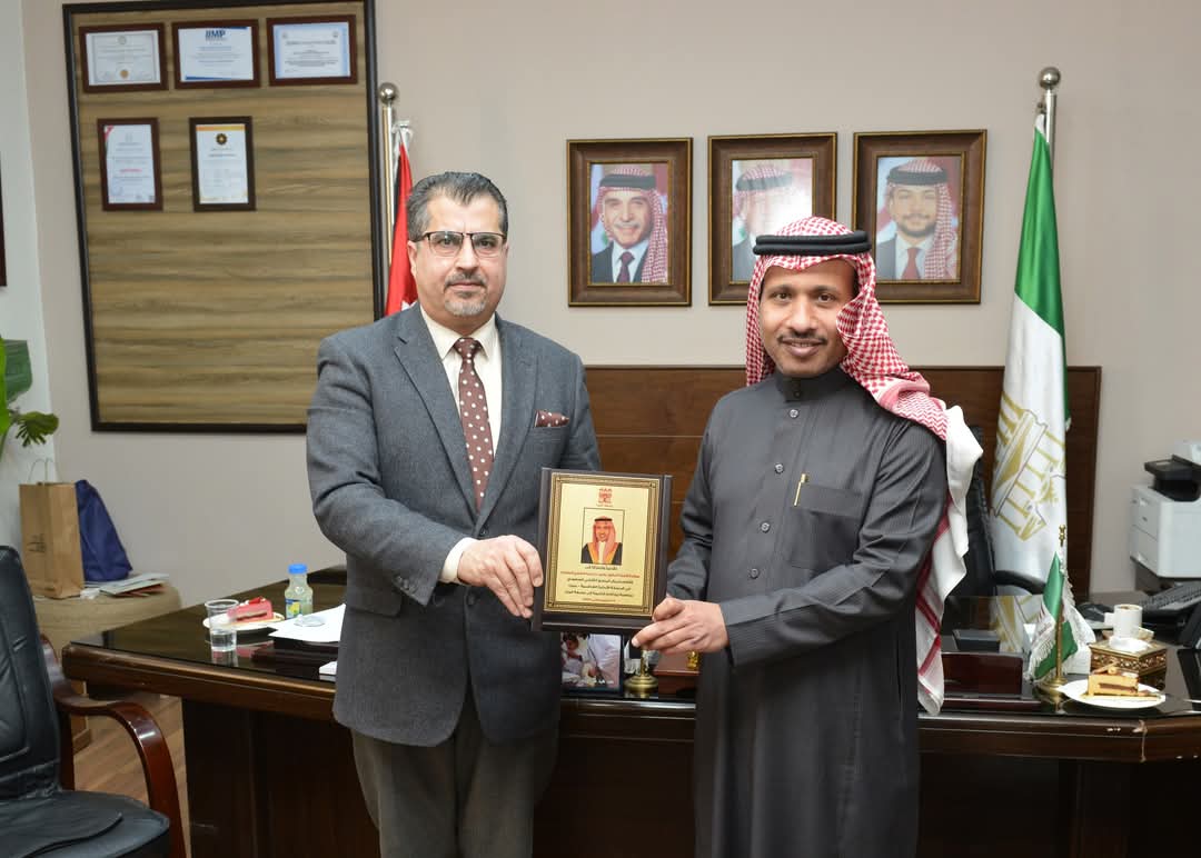 Madar Al-Saa Images 0.8539181150356925