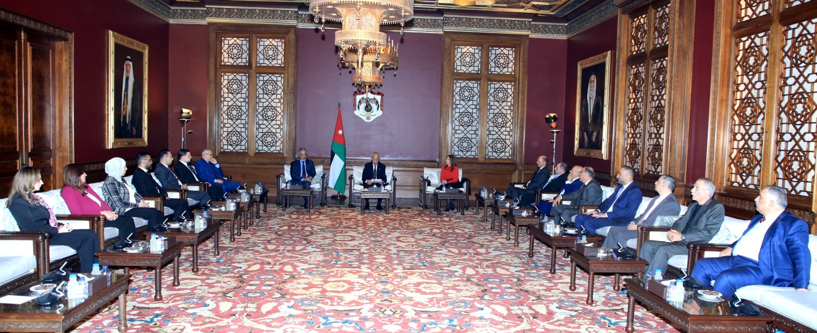 Madar Al-Saa Images 0.1342275762899292