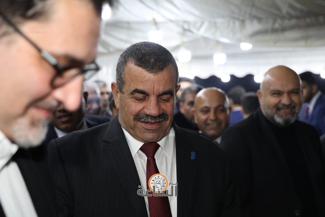 Madar Al-Saa Images 0.6214882145912155