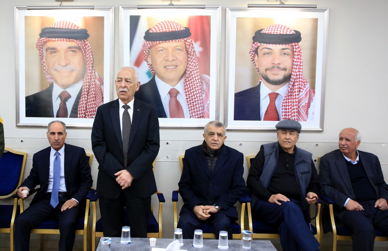 Madar Al-Saa Images 0.7761771635092098