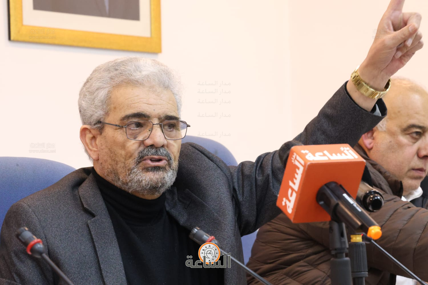 Madar Al-Saa Images 0.16506022358233796