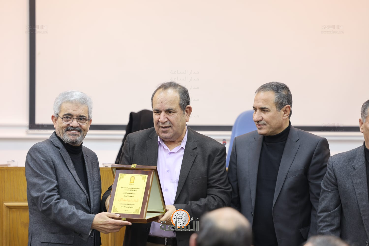 Madar Al-Saa Images 0.24142821859082453