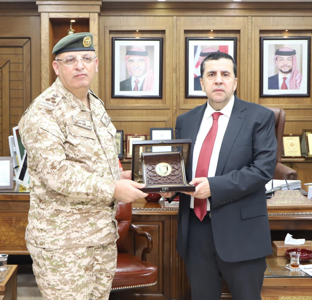 Madar Al-Saa Images 0.6761967249850231