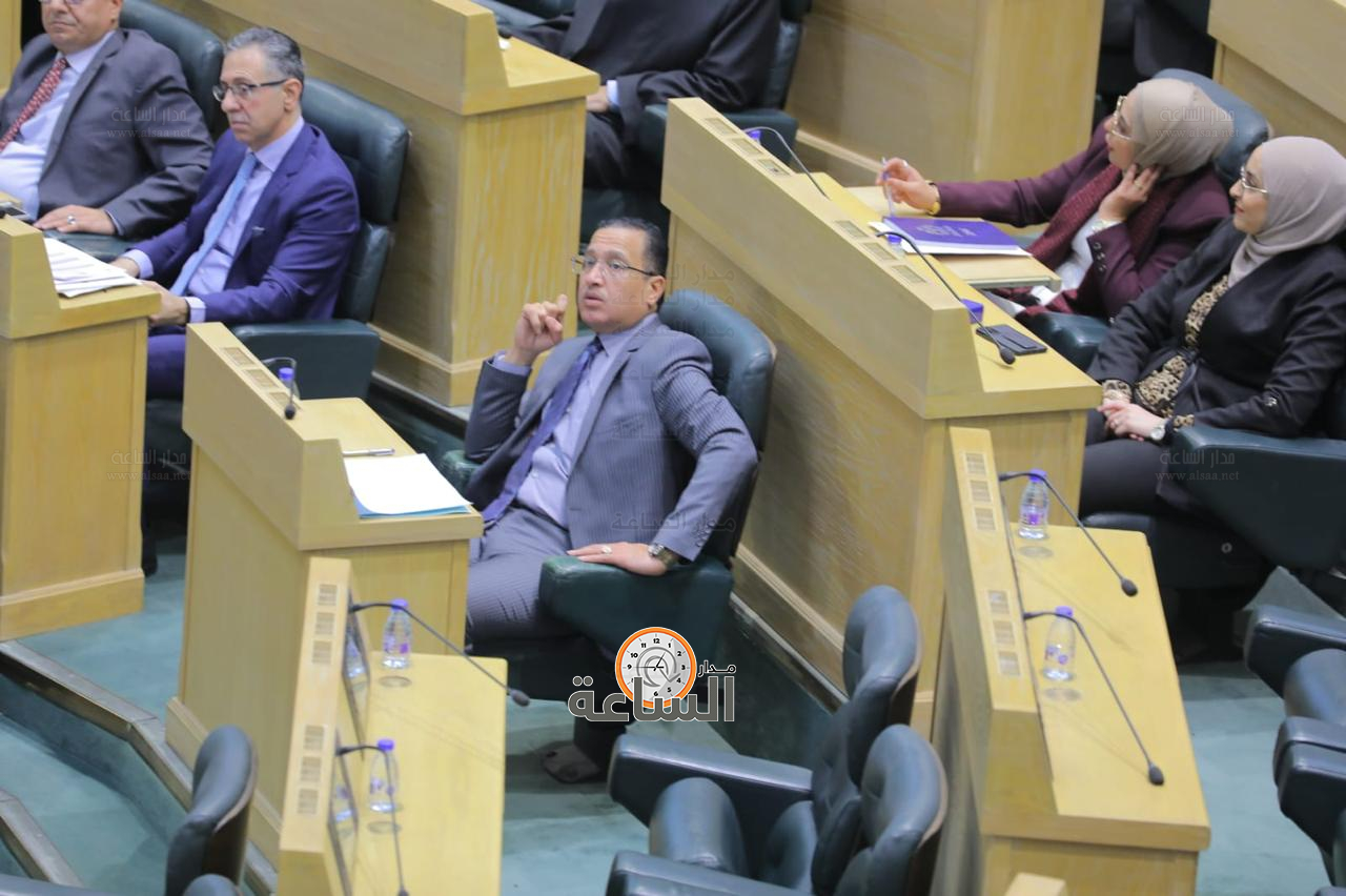 Madar Al-Saa Images 0.9242607628682076