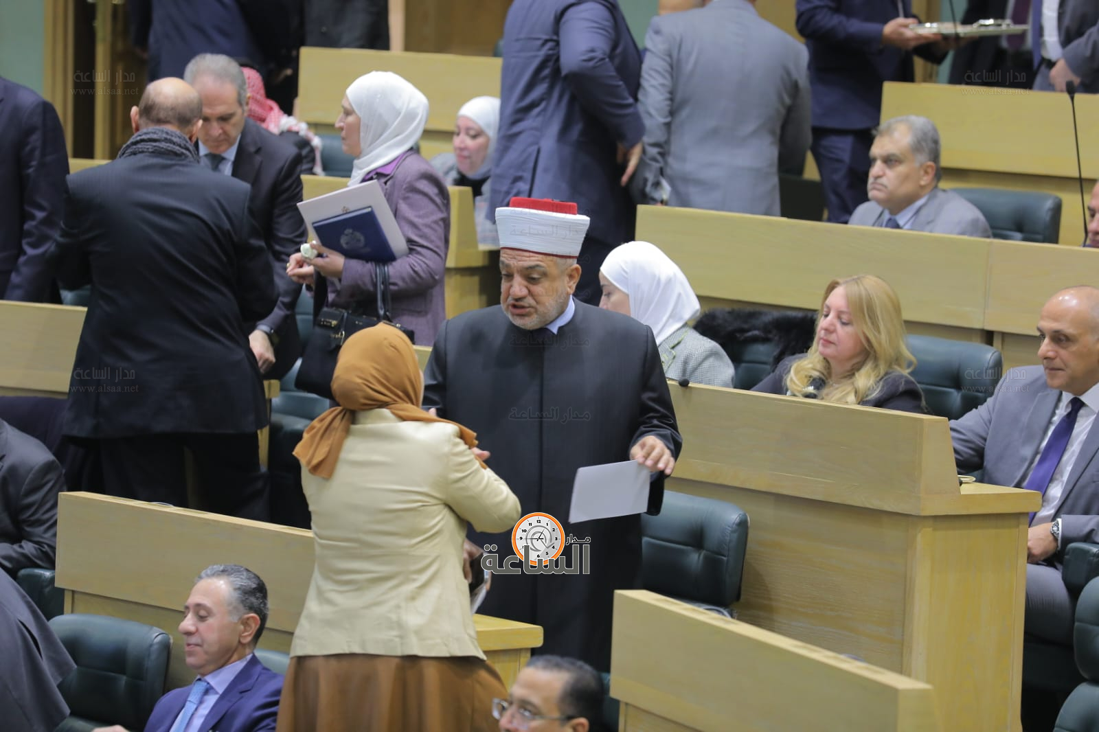 Madar Al-Saa Images 0.3667417875047323