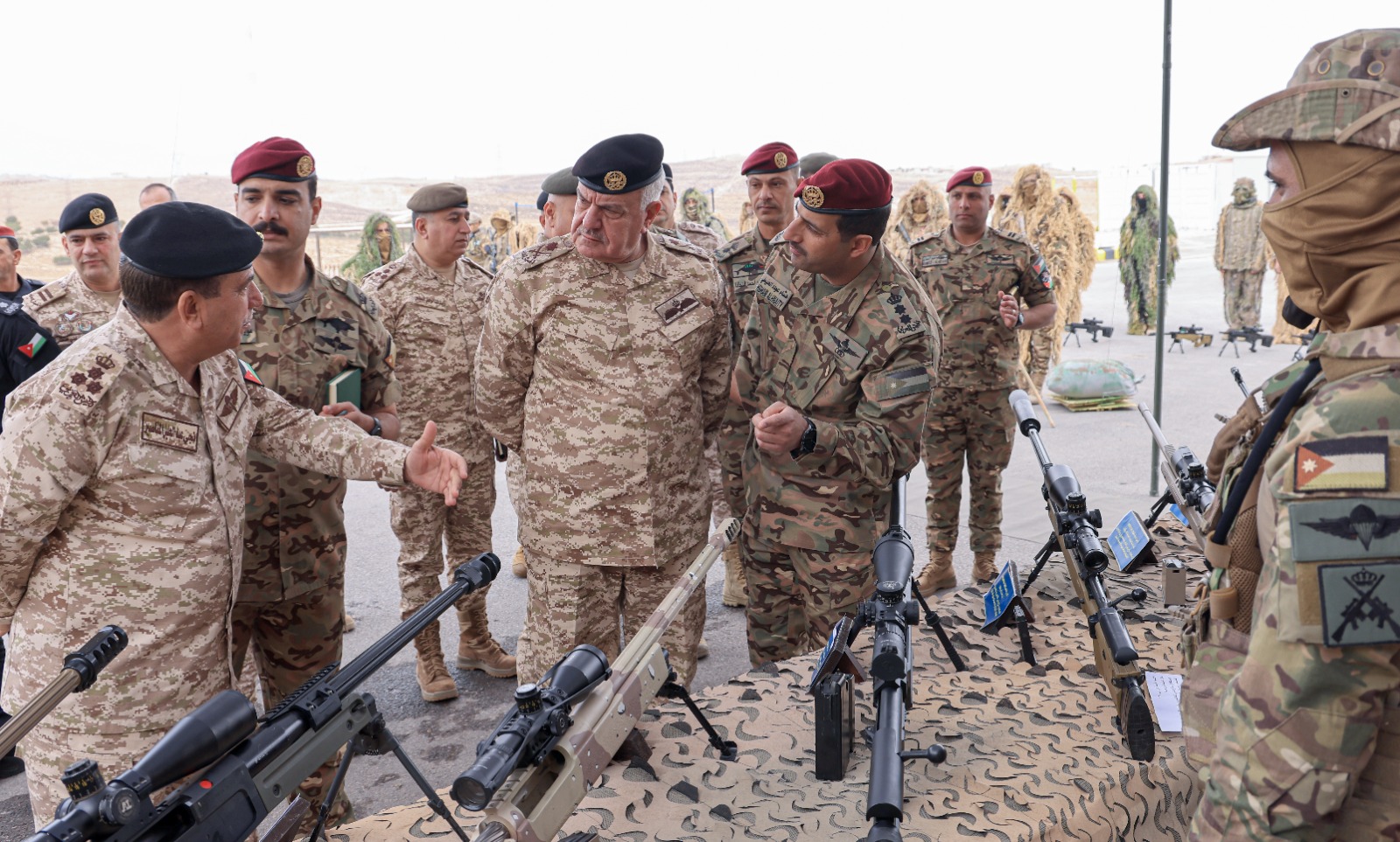 Madar Al-Saa Images 0.16714297516084198