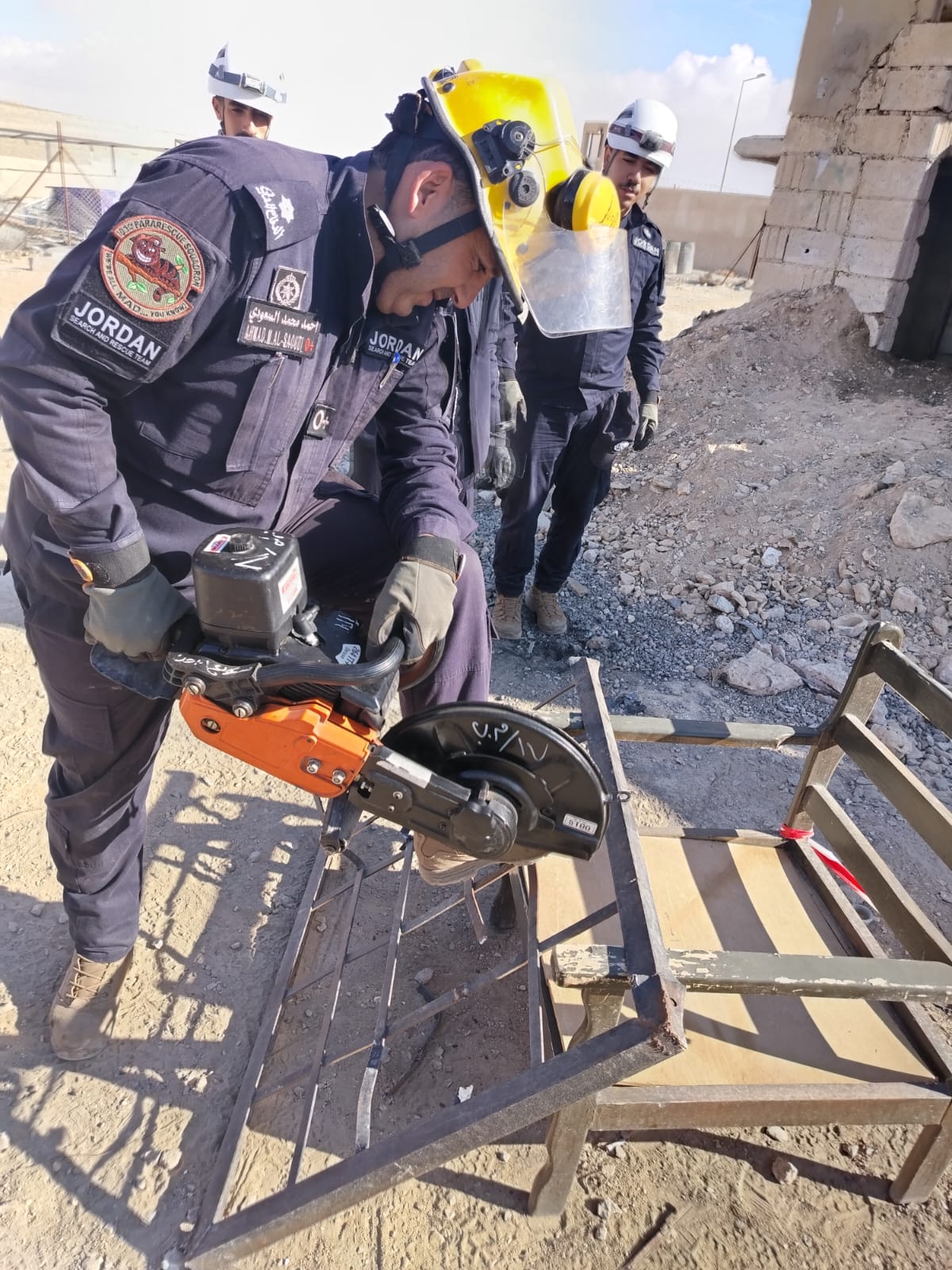 Madar Al-Saa Images 0.2892463877496192