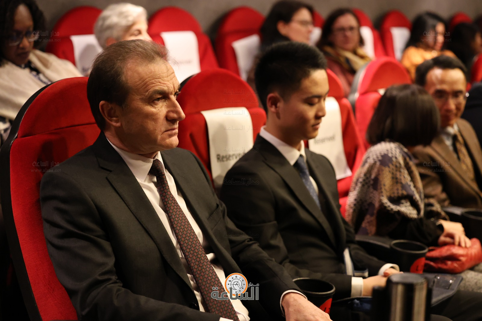 Madar Al-Saa Images 0.5695455032663288