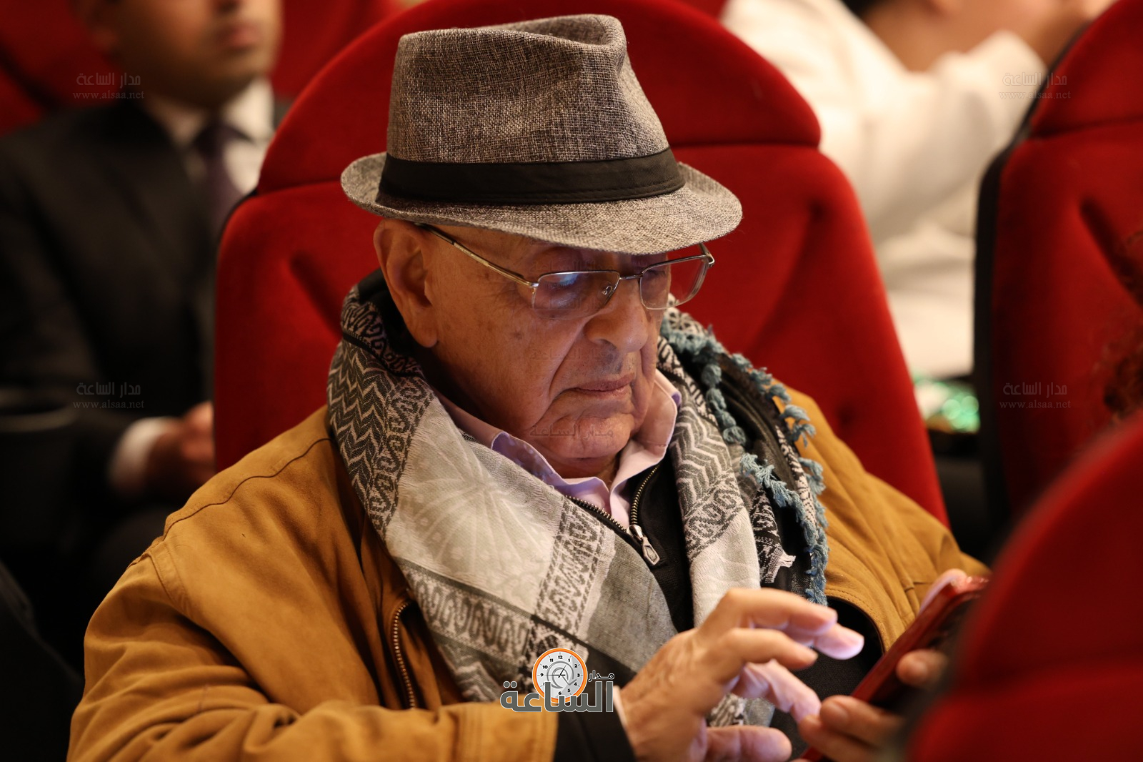 Madar Al-Saa Images 0.37928709036780206