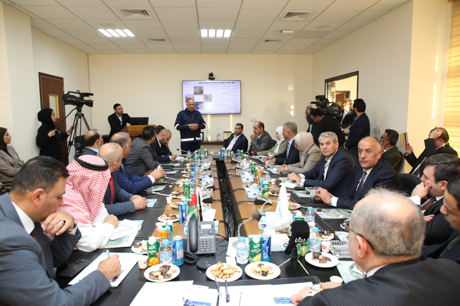 Madar Al-Saa Images 0.34558787280608505