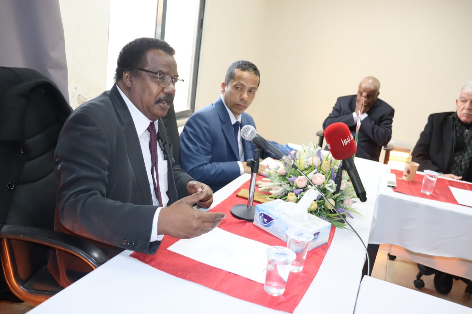 Madar Al-Saa Images 0.4535094171988161