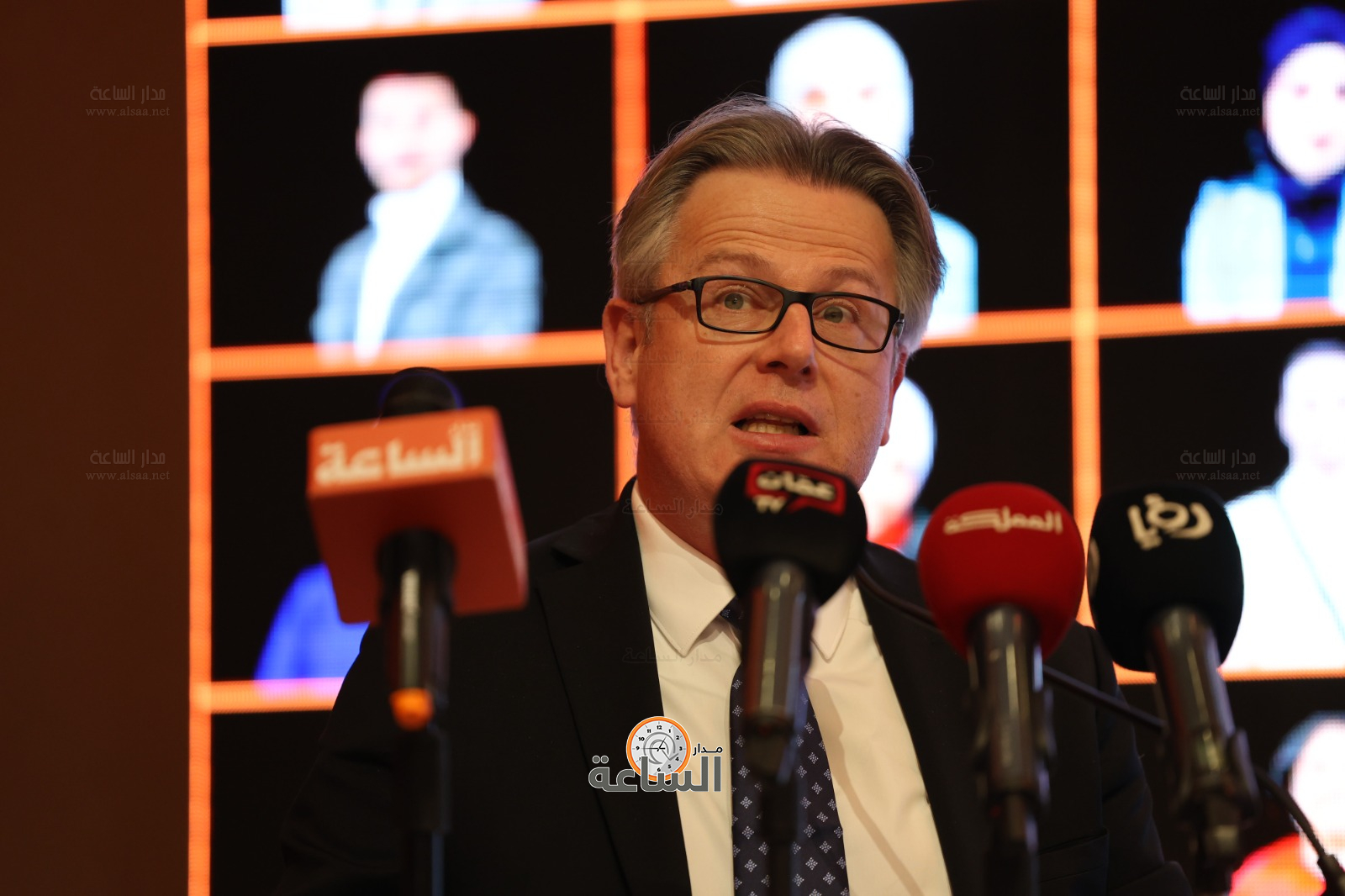 Madar Al-Saa Images 0.9838969317617017