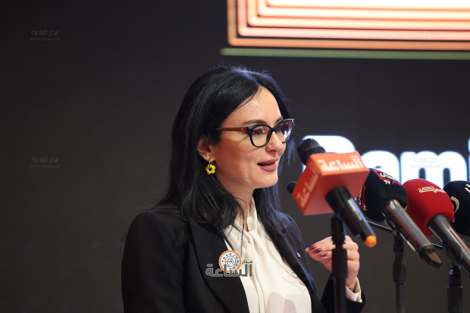 Madar Al-Saa Images 0.9833954769419286